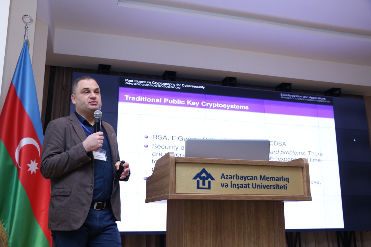 AzMİU-da beynəlxalq konfrans öz işinə başlayıb - FOTOLAR